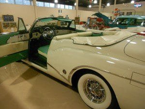 1953 Buick Skylark Convertible. Notice emblem in front of rear wheel well