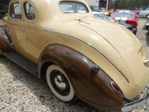 1939 Plymouth rear curved trunk